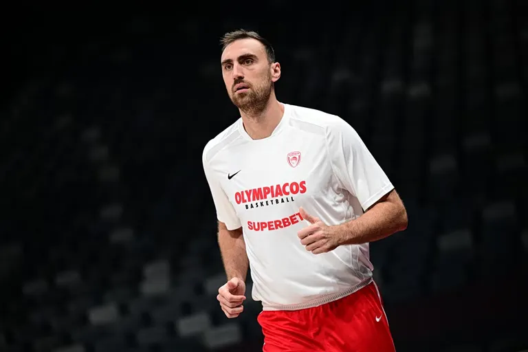 Olympiakos gegen Vikos Falcons: Kader-Herausforderung