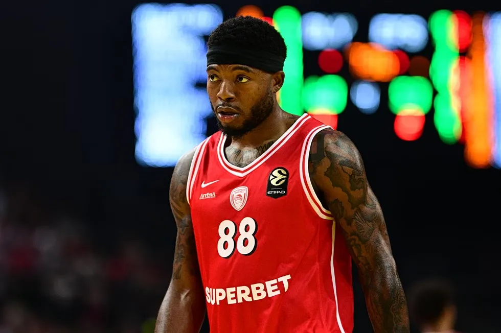 Olympiacos Sieg gegen Efes: Ta'rik Jones überzeugt in der Sunel Arena