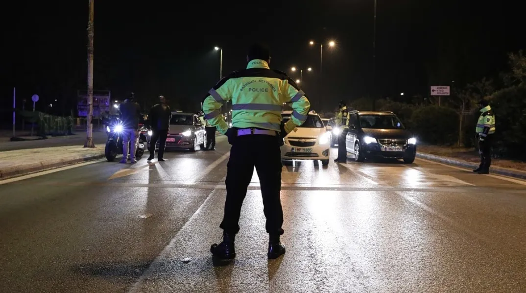 Verkehrskontrollen in Attika: 36 Festnahmen, 17 unter Alkoholeinfluss