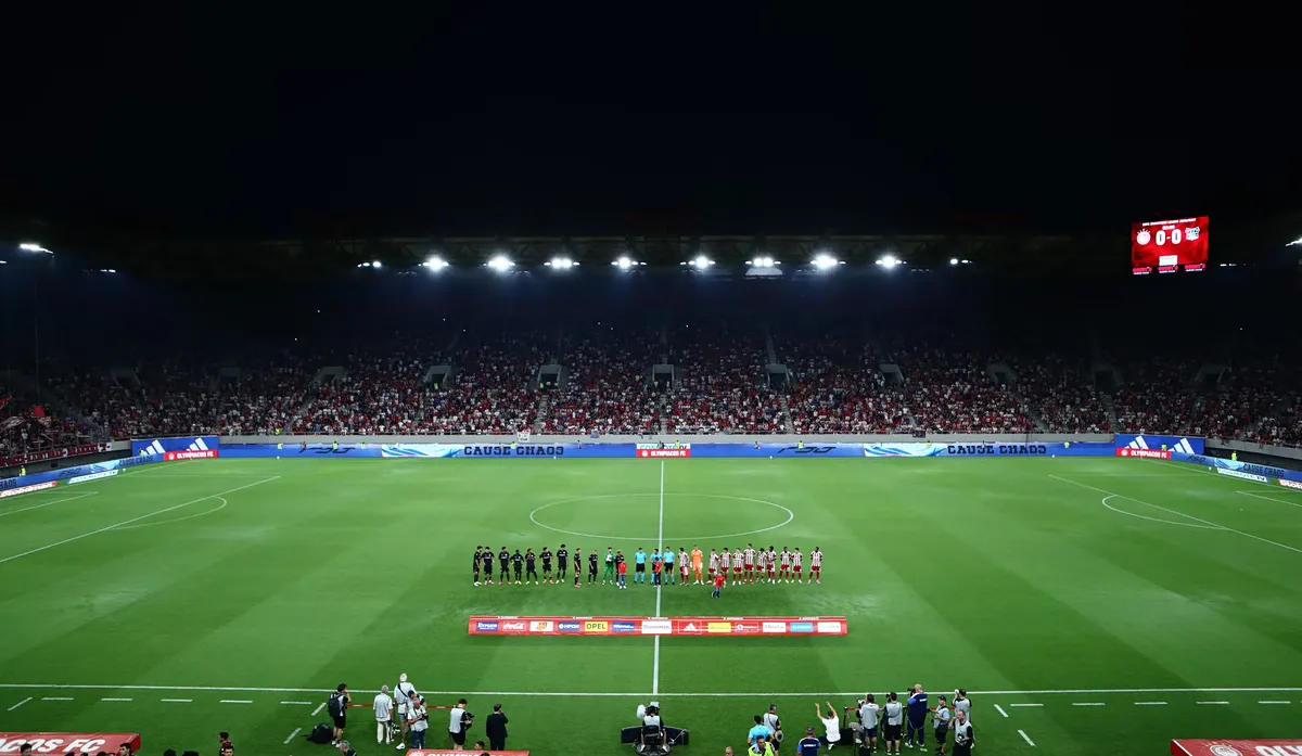 G. Karaiskakis Rasenmanagement: Vorbereitung auf das Derby