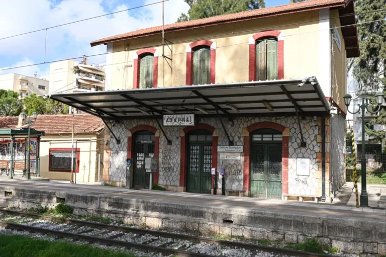 Bahnhof Acharnes: Große Infrastruktur-Modernisierung