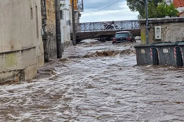 Starkregen in Griechenland: Unwetter auf Lesbos und Rhodos
