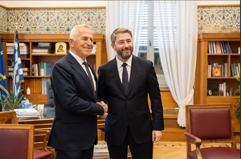 Evangelos Apostolakis PASOK: Strategischer Wechsel