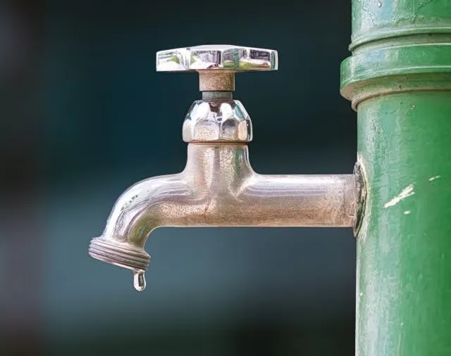 Wasserknappheit auf Alonnos: Sicherung der Versorgung