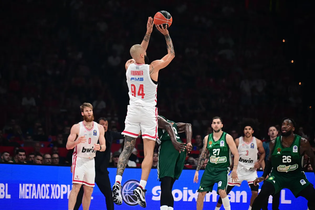 Evan Fourniers Kommentar zu den neuen Trikots von Olympiakos: Eine klare Botschaft an die Kritiker